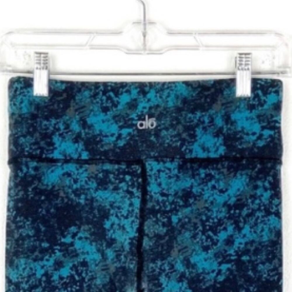 ALO Yoga Airbrush Leggings In Turquoise Black - Picture 4 of 7